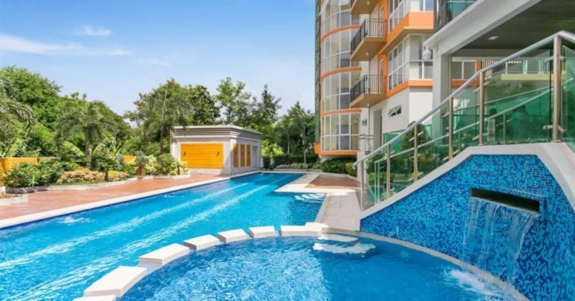 Lancris Residences 2 Bedroom Entire Apartment Near Airport With Pool Paranaque City Buitenkant foto