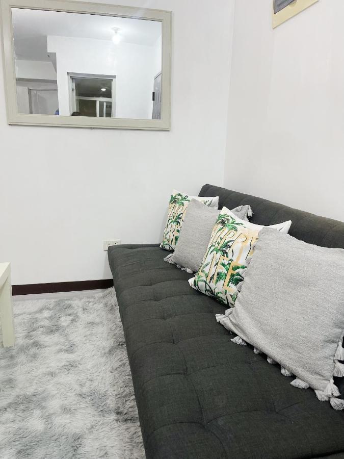 Lancris Residences 2 Bedroom Entire Apartment Near Airport With Pool Paranaque City Buitenkant foto