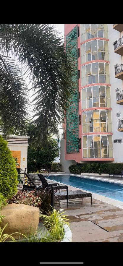 Lancris Residences 2 Bedroom Entire Apartment Near Airport With Pool Paranaque City Buitenkant foto