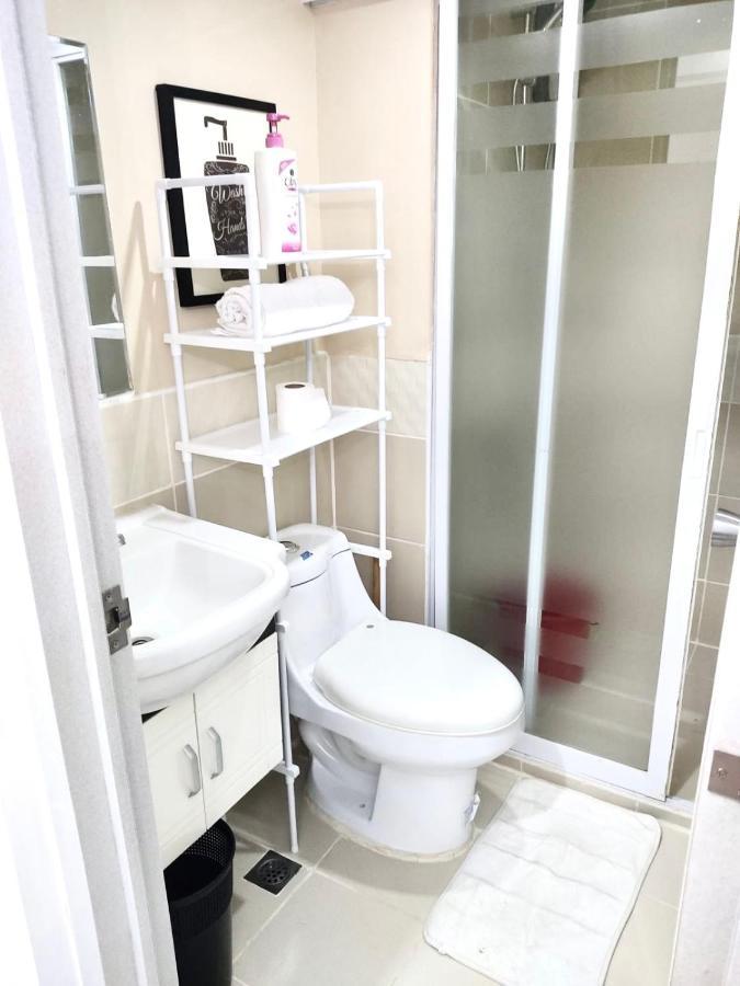 Lancris Residences 2 Bedroom Entire Apartment Near Airport With Pool Paranaque City Buitenkant foto