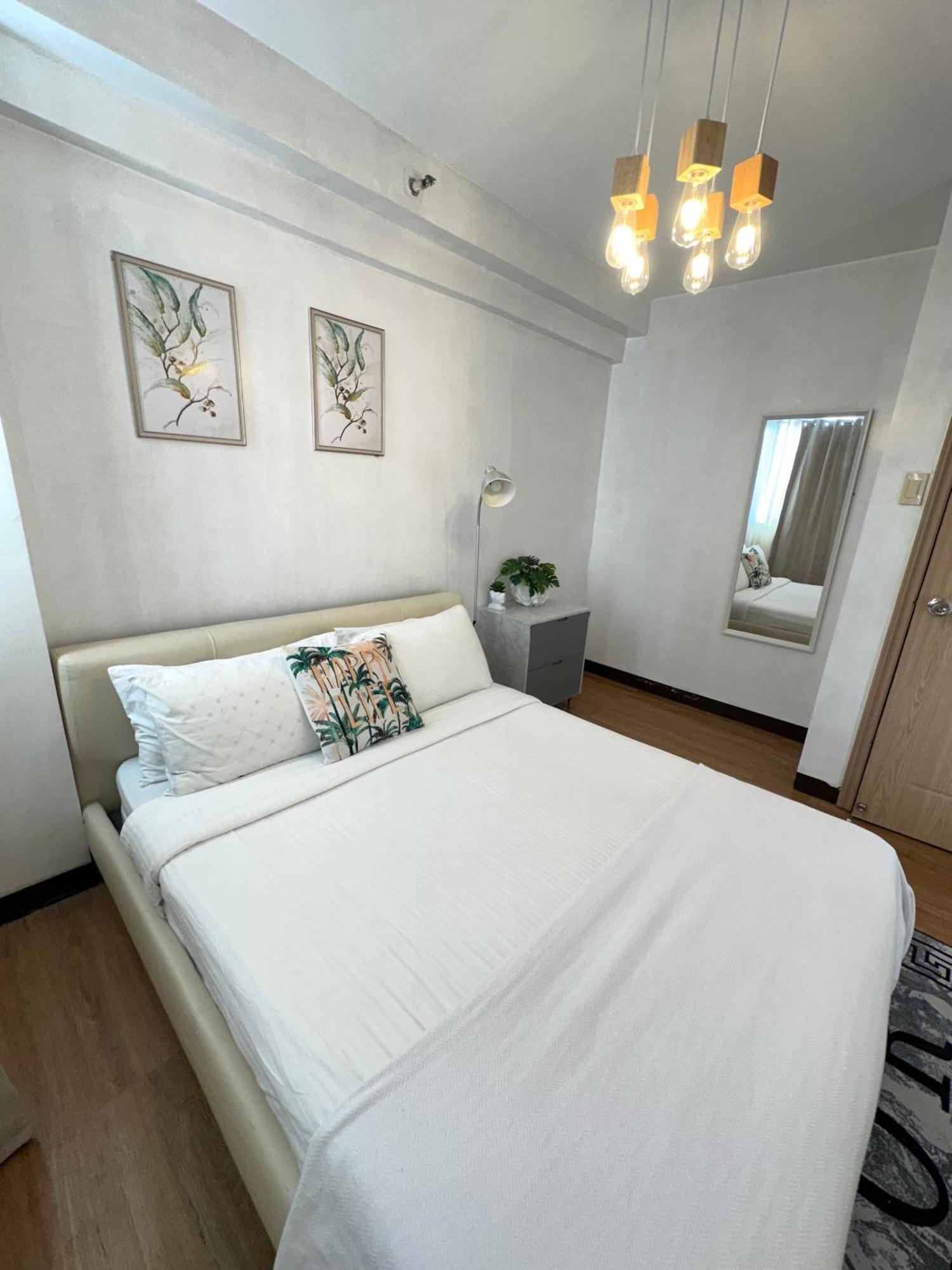 Lancris Residences 2 Bedroom Entire Apartment Near Airport With Pool Paranaque City Buitenkant foto