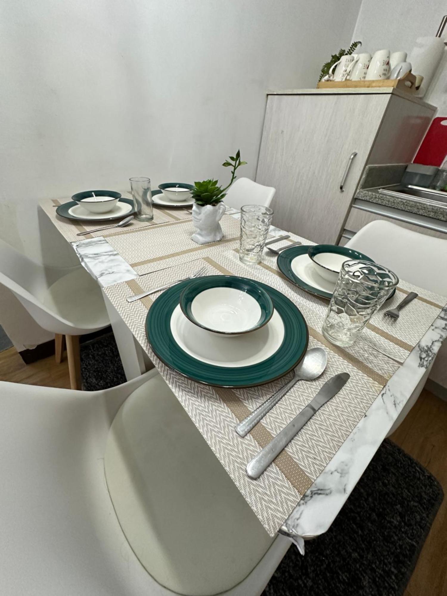 Lancris Residences 2 Bedroom Entire Apartment Near Airport With Pool Paranaque City Buitenkant foto