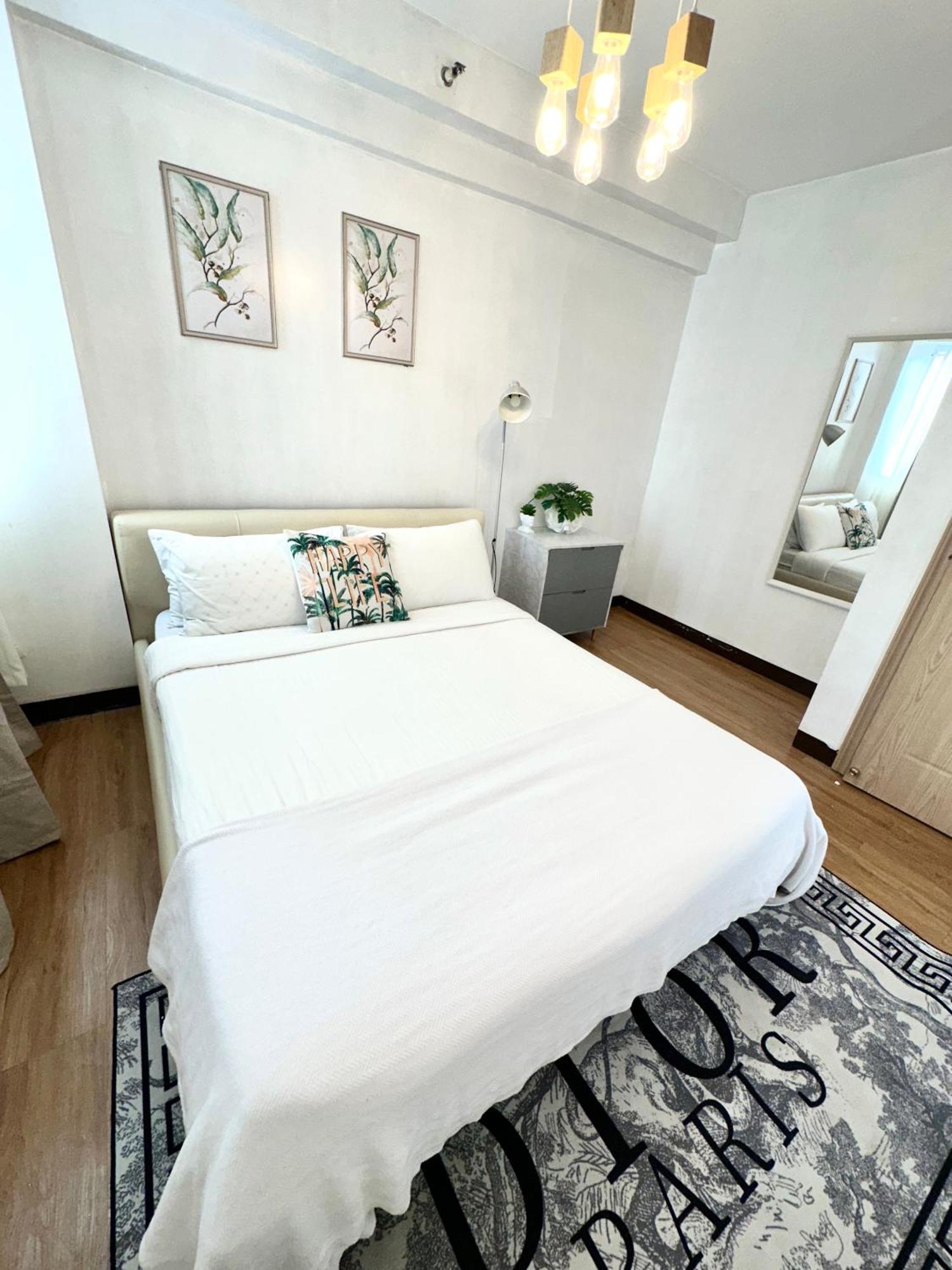 Lancris Residences 2 Bedroom Entire Apartment Near Airport With Pool Paranaque City Buitenkant foto